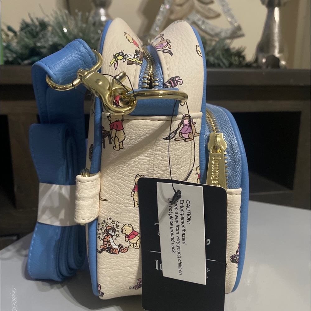 BNWT Winnie  the Pooh loungefly crossbody - Picture 2 of 3